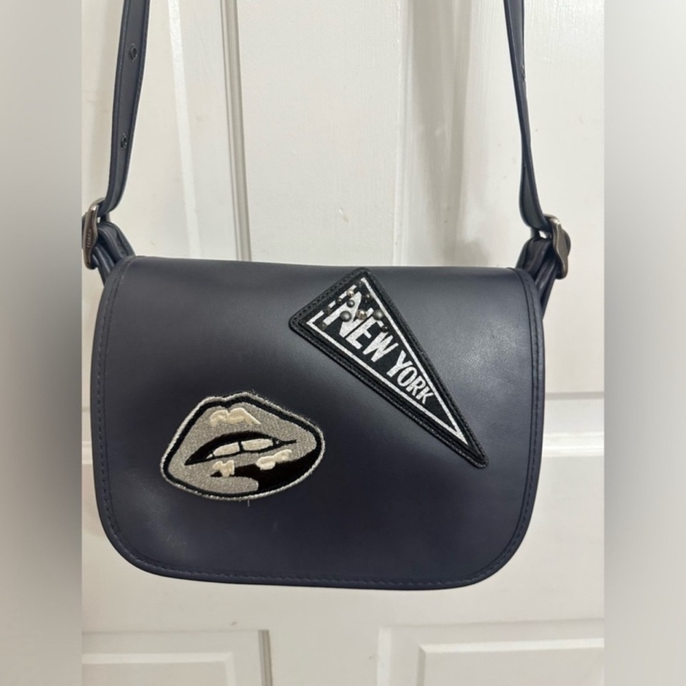 Coach Crossbody Bag with New York Patch - Picture 2 of 11